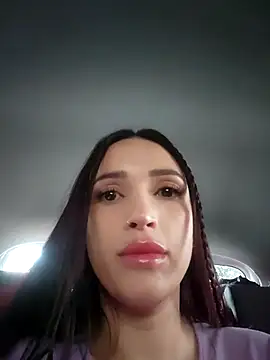 Snapshot of Naty_Santos chatting on 02/21/25, 07:43 Naty Santos online show from 02/21/25, 07:43