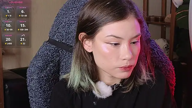 alicekiit online show from 10/26/25, 04:02