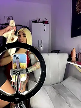 GrlAlice online show from 11/05/25, 08:23