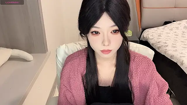 Q-ing online show from 12/14/24, 04:08