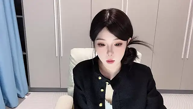 Q-ing online show from 10/13/25, 01:02