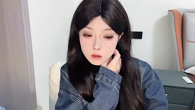 Q-ing online show from 02/16/25, 04:10