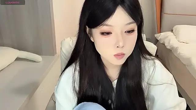 Q-ing online show from 12/31/24, 03:31