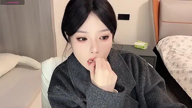 Q-ing online show from 12/27/24, 07:14