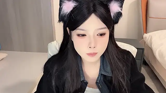 Q-ing online show from 01/03/25, 03:55