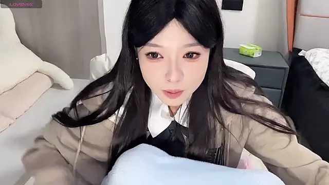 Q-ing online show from 12/10/24, 05:44