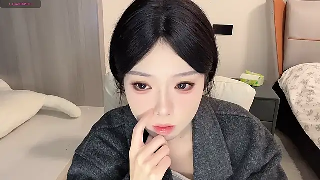 Q-ing online show from 12/27/24, 04:10