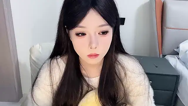 Q-ing online show from 01/23/25, 10:01