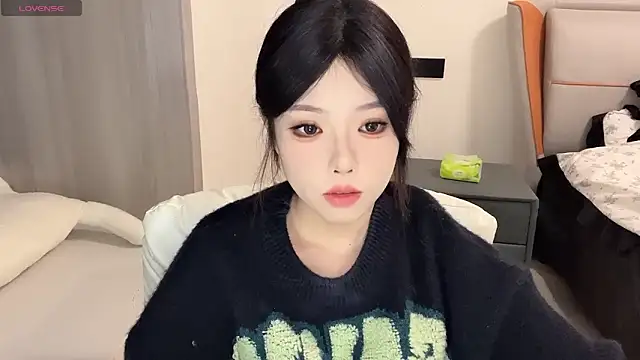 Q-ing online show from 12/18/24, 12:07