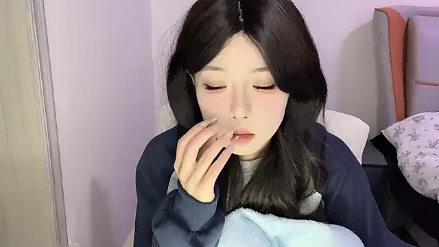 Q-ing online show from 03/05/25, 09:38