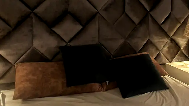 Luisa0110 online show from 03/21/26, 03:49