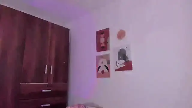Luisa0110 online show from 02/15/25, 06:12