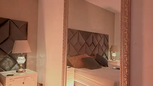 Luisa0110 online show from 04/07/26, 07:48