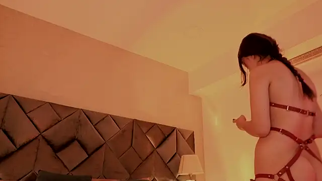 Luisa0110 online show from 04/12/26, 04:21