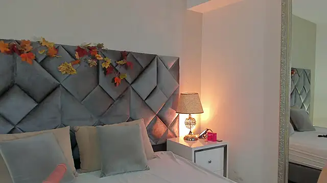 Luisa0110 online show from 10/10/25, 10:21