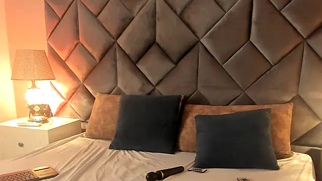 Luisa0110 online show from 03/25/26, 05:01