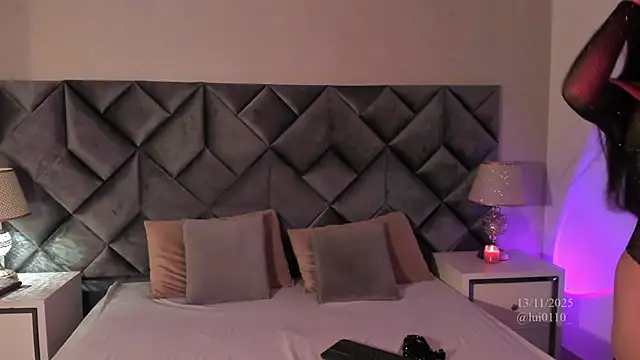 Snapshot of Luisa0110 chatting on 11/13/25, 07:29 Luisa0110 online show from 11/13/25, 07:29