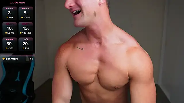 Snapshot of _DownUnderFit_ chatting on 12/02/24, 10:29 DownUnderFit online show from 12/02/24, 10:29