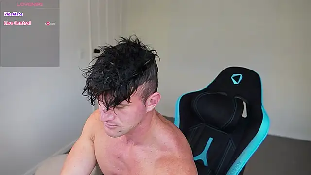 Snapshot of _DownUnderFit_ chatting on 01/15/25, 10:24 DownUnderFit online show from 01/15/25, 10:24