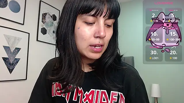 Snapshot of amy_adams1 chatting on 01/16/26, 04:05 amy adams1 online show from 01/16/26, 04:05