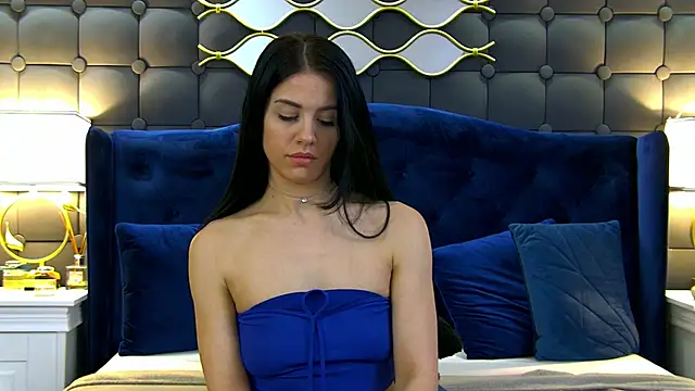 Snapshot of LeyaCass chatting on 02/28/25, 10:41 LeyaCass online show from 02/28/25, 10:41