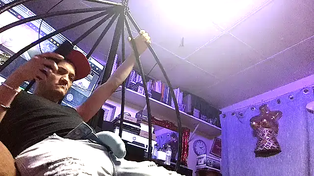 Snapshot of 0SEANX chatting on 04/09/26, 10:32 0SEANX online show from 04/09/26, 10:32