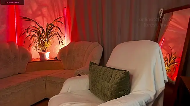  Forest Lina  online show from 10/21/25, 10:03