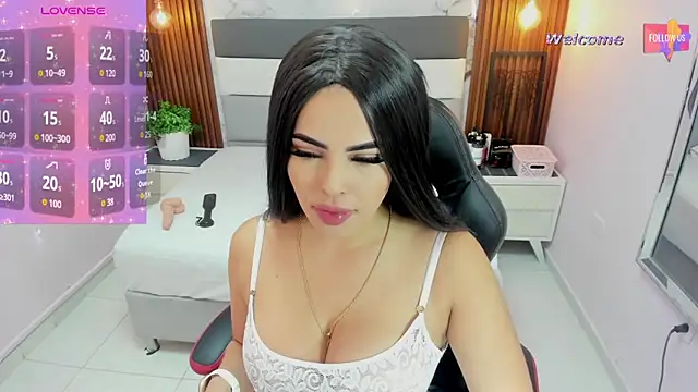 MEGANTARLY09 online show from 11/19/25, 08:53