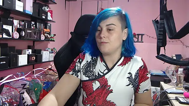 Snapshot of sukii93 chatting on 05/18/26, 08:02 sukii93 online show from 05/18/26, 08:02