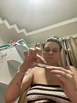 Snapshot of dan_pires chatting on 09/22/25, 03:07 dan pires online show from 09/22/25, 03:07