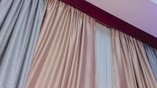Snapshot of SabrinaWarrenn chatting on 02/15/25, 03:17 SabrinaWarrenn online show from 02/15/25, 03:17