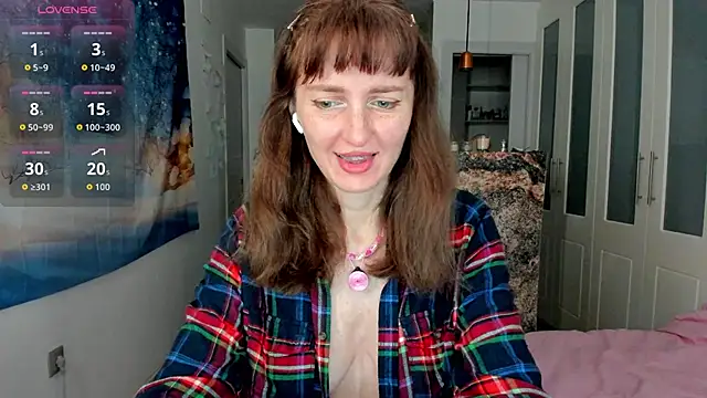 Snapshot of YourSexyNeighbour chatting on 12/15/25, 04:46 YourSexyNeighbour online show from 12/15/25, 04:46