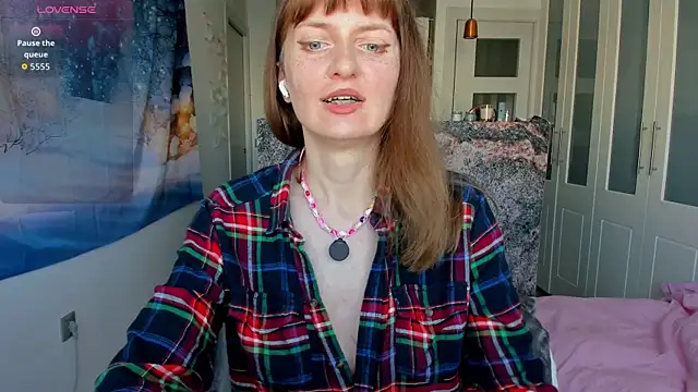 YourSexyNeighbour online show from 01/11/26, 03:08