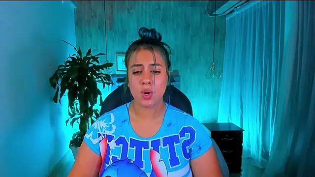 Xisu  online show from 02/02/25, 10:02