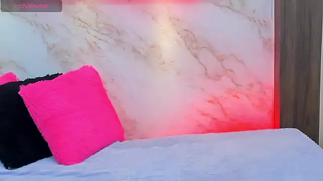 AmyBarton02 online show from 04/14/26, 04:34