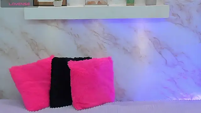 AmyBarton02 online show from 04/13/26, 04:22