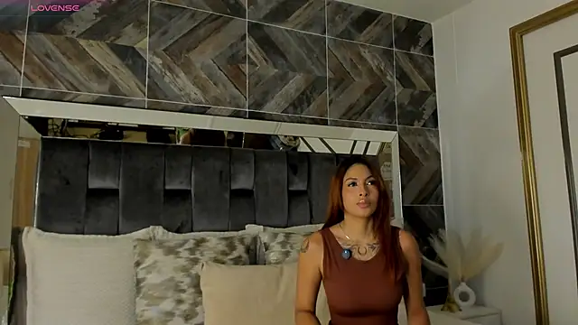 TaniaSmith1 online show from 11/11/25, 11:20