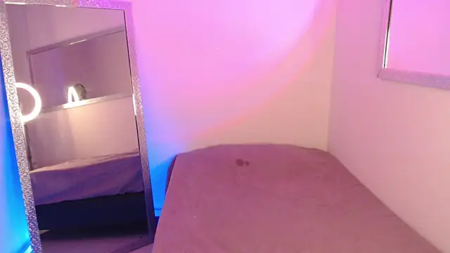 michaela cox online show from 03/22/25, 06:58