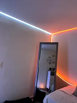 Snapshot of AmmyCollinsW chatting on 11/11/25, 08:58 AmmyCollinsW online show from 11/11/25, 08:58