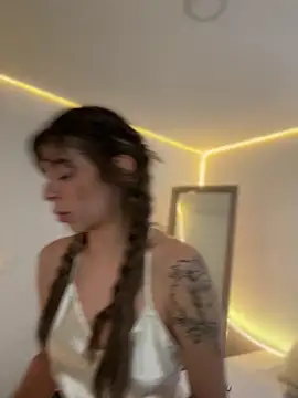 Snapshot of AmmyCollinsW chatting on 11/20/25, 09:25 AmmyCollinsW online show from 11/20/25, 09:25