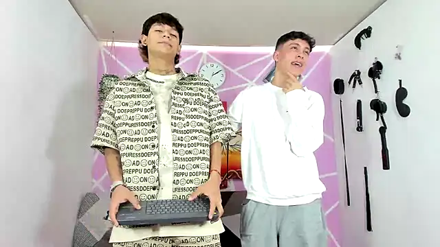 Fresahot2005 online show from 02/01/25, 07:13