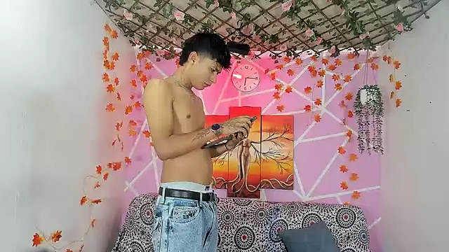 Fresahot2005 online show from 11/25/25, 02:28