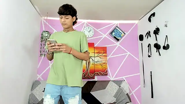 Fresahot2005 online show from 02/03/25, 07:10