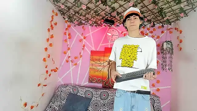 Fresahot2005 online show from 11/29/25, 02:28