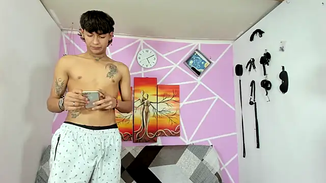 Fresahot2005 online show from 02/04/25, 10:13