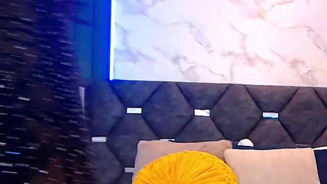 Snapshot of SophieWolkman chatting on 09/24/25, 12:11 SophieWolkman online show from 09/24/25, 12:11