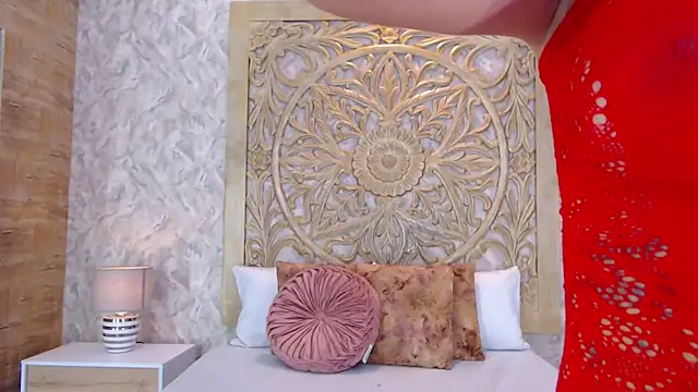 Snapshot of SophieWolkman chatting on 09/16/25, 12:06 SophieWolkman online show from 09/16/25, 12:06