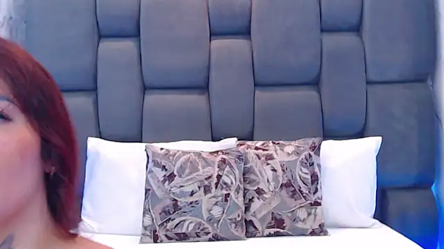 Snapshot of SophieWolkman chatting on 10/17/25, 12:18 SophieWolkman online show from 10/17/25, 12:18