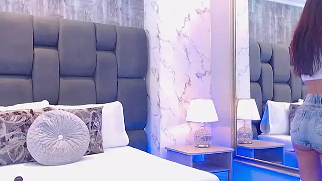 Snapshot of SophieWolkman chatting on 03/14/26, 12:11 SophieWolkman online show from 03/14/26, 12:11