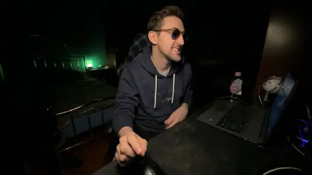 Stefisexy91 online show from 12/19/25, 07:27